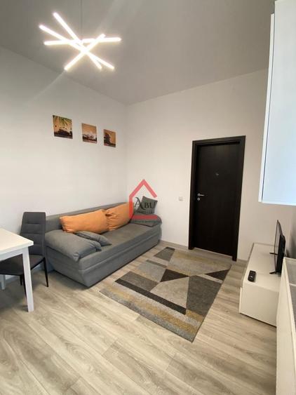 Apartament cu 2 camere semidecomandat, mobilat în Nicolina