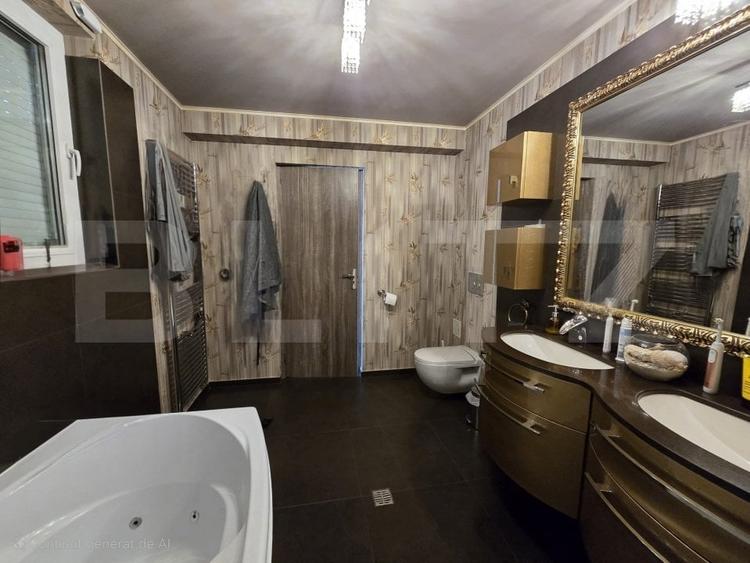 Casă individuală cu 7 camere cu Canalizare în Iris