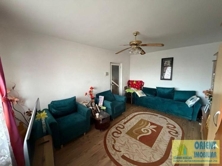 Apartament cu 2 camere decomandat în Km 4