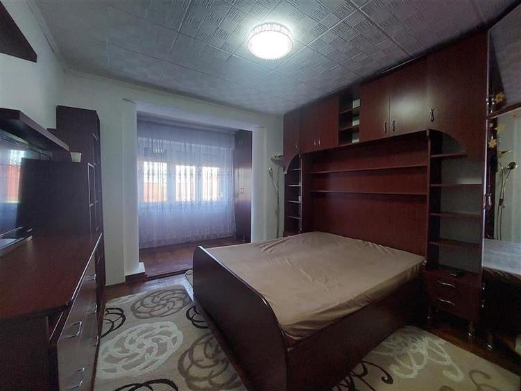 Apartament cu 3 camere decomandat, mobilat în Sud