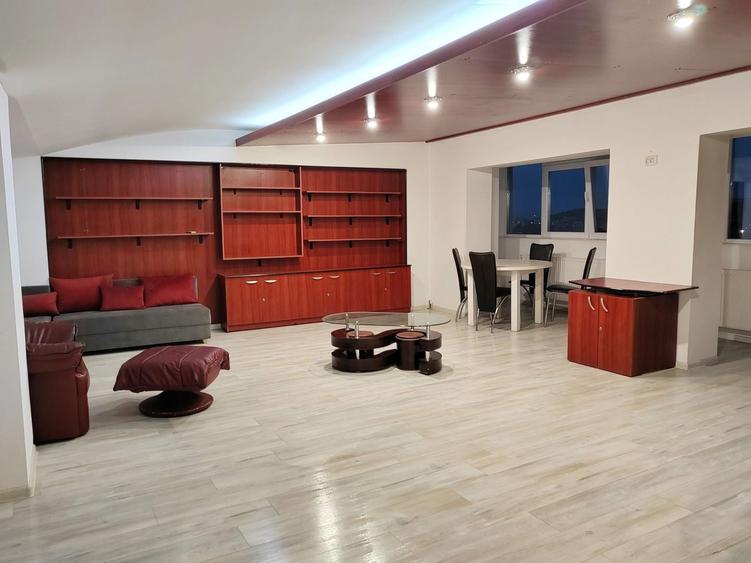 Apartament cu 2 camere decomandat în Nicolina