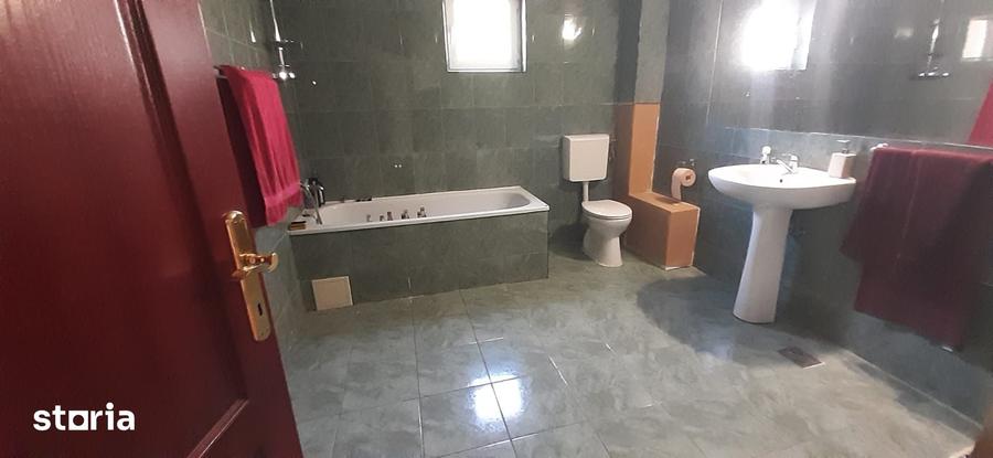 Casă cu 5 camere cu Teren 300 Mp în Orașul Vechi