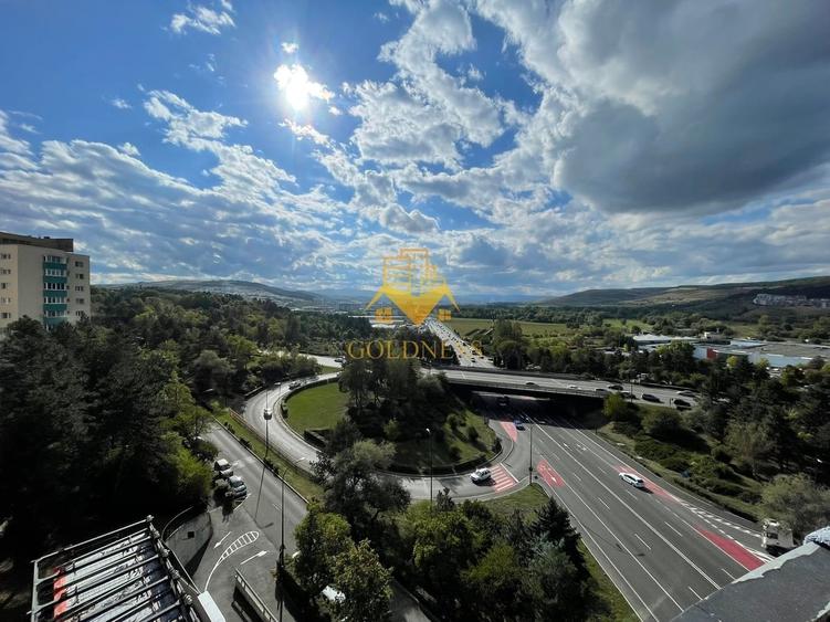 Garsonieră decomandată în Central