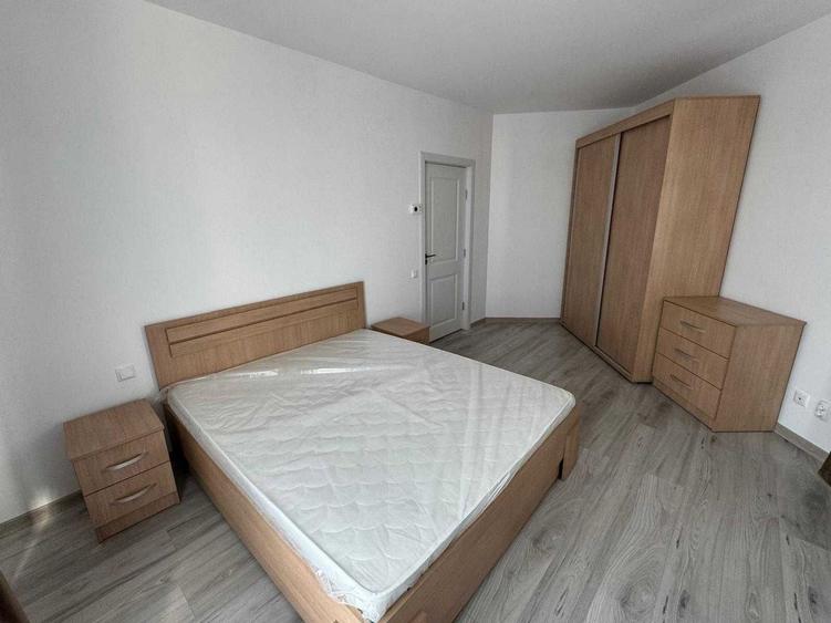 Apartament cu 3 camere decomandat, mobilat în Iris