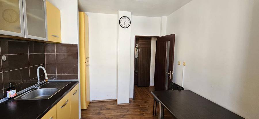 Apartament cu 3 camere decomandat, mobilat în Gorjului