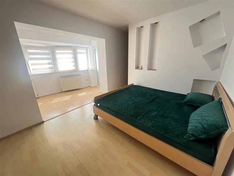 Apartament 3 camere 2 balcoane etaj 1 - zona Centrala - 8