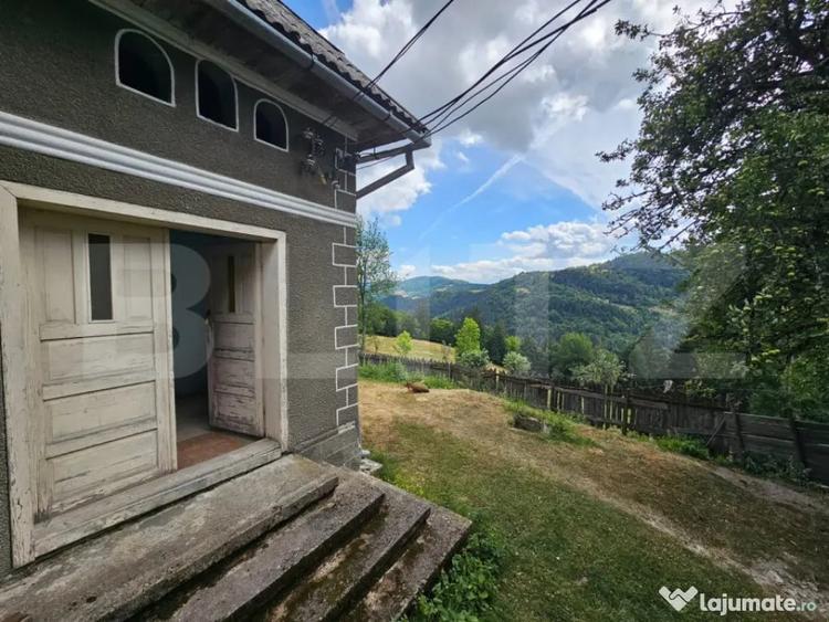 Casă cu 7 camere cu Teren 1855 Mp în Tomuțești
