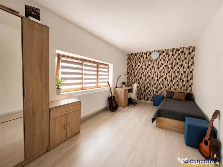 Casă cu 7 camere cu Teren 790 Mp în Central