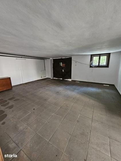 Casă cu 5 camere decomandat cu Teren 800 Mp în Ghiroda