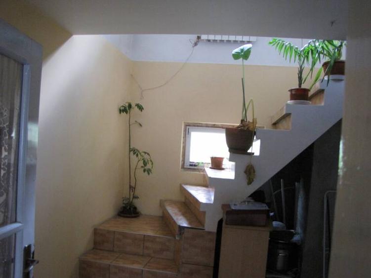 Casă cu 5 camere cu Canalizare în Fundeni