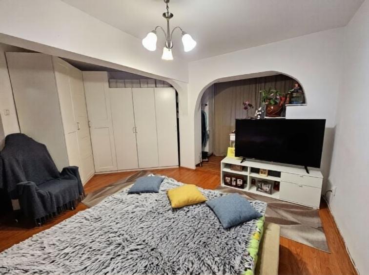 Apartament cu 2 camere decomandat în Cetate