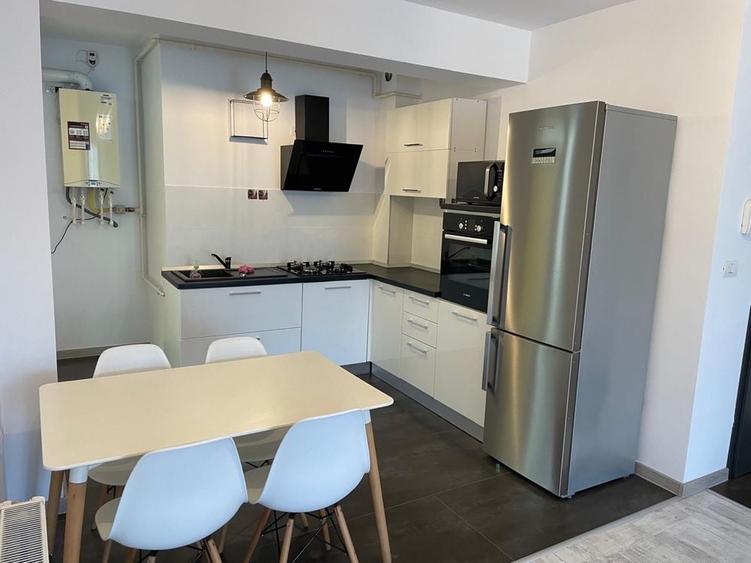 Apartament cu 2 camere decomandat în Central