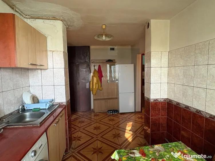 Apartament cu 3 camere decomandat în Apărătorii Patriei