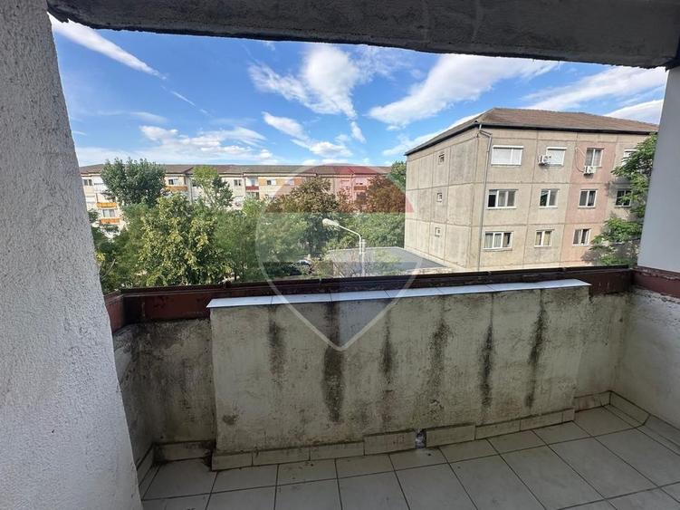 Apartament cu 3 camere decomandat în Rogerius