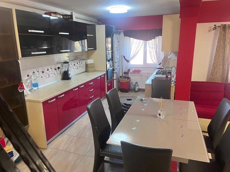 Apartament cu 3 camere decomandat în Nord