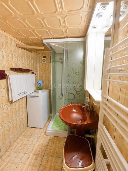 Casă cu 6 camere cu Teren 250 Mp în Colonia Tălmaciu