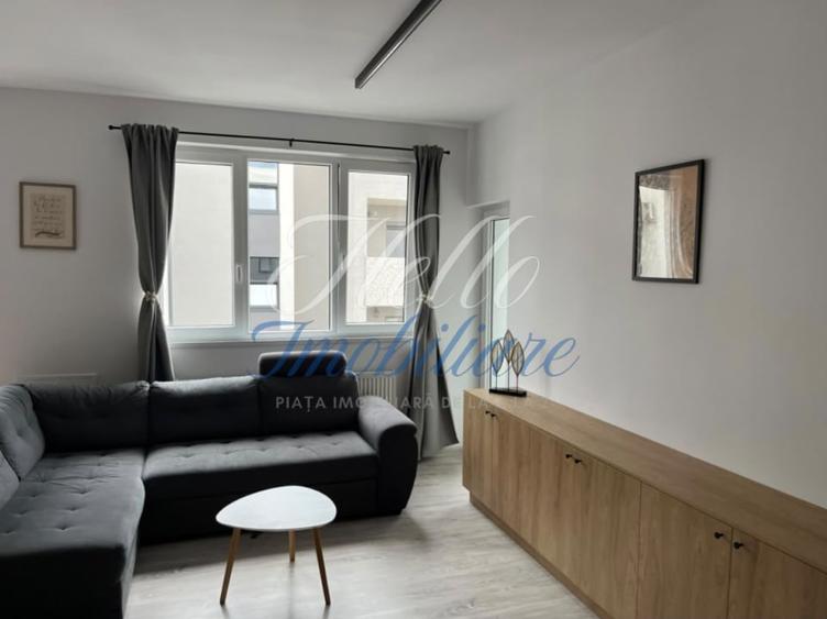 Apartament cu 3 camere decomandat în Florești
