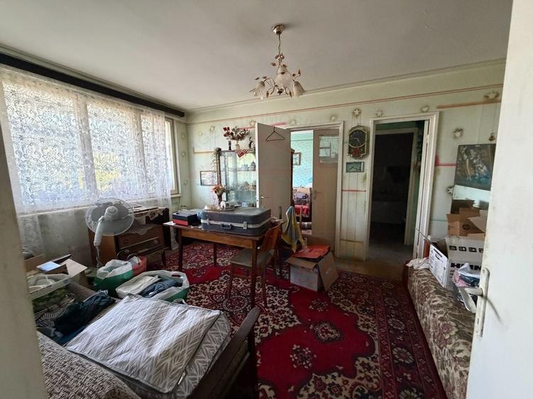 Apartament cu 2 camere decomandat în Siret