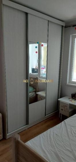 Apartament cu 2 camere semidecomandat, mobilat în Titan