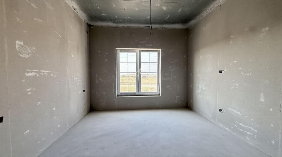 Duplex cu 4 camere cu Canalizare în Moșnița Nouă