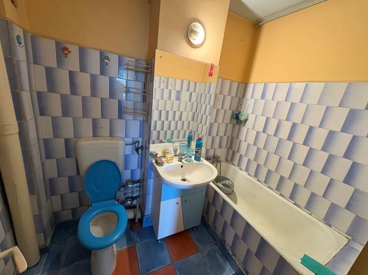 Apartament cu 2 camere decomandat în Titan