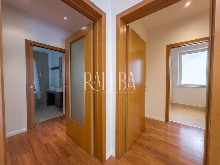 Apartament cu 3 camere semidecomandat în Primăverii