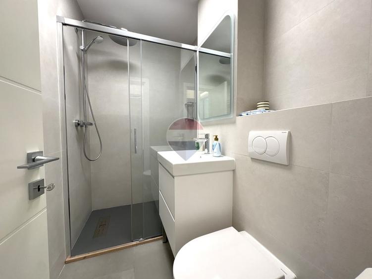 Apartament cu 3 camere decomandat, mobilat în Tomis Nord