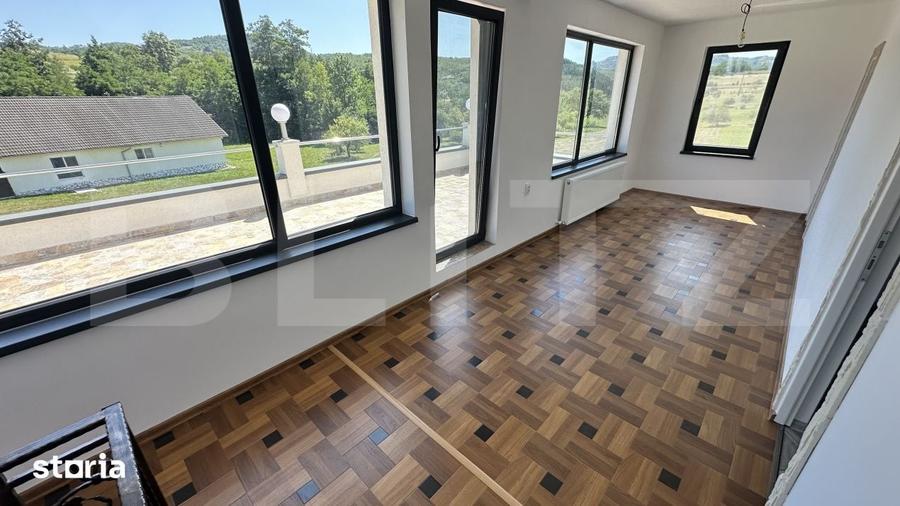 Casă cu 5 camere cu Teren 3200 Mp în Șoimuș