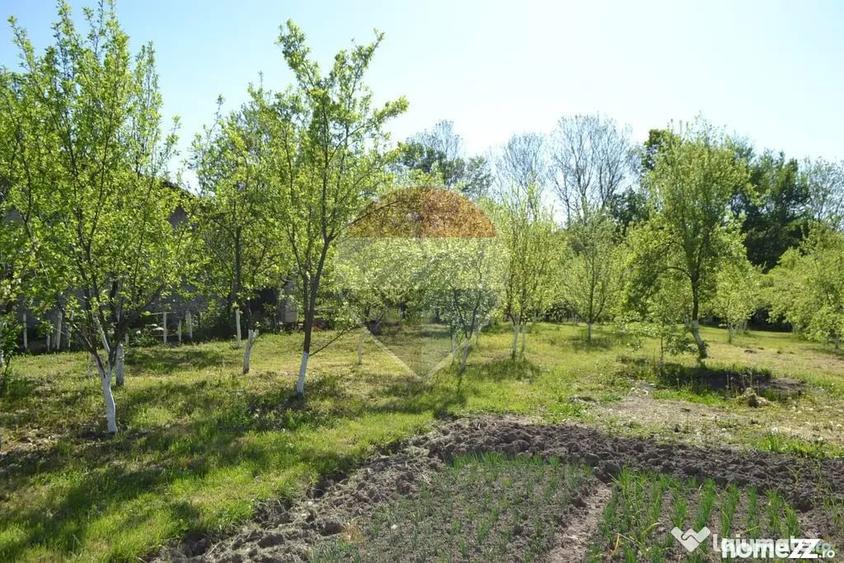 Casă cu 5 camere cu Teren 1842 Mp în Boboci