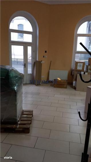 Spațiu comercial, de 120 mp, în Central