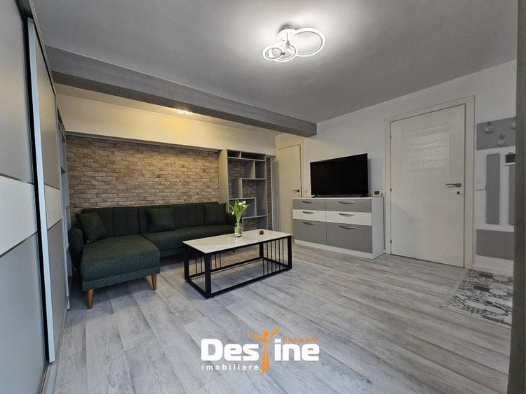 Garsonieră decomandată, mobilată în Valea Adâncă