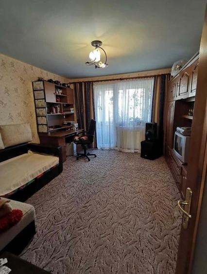 Apartament cu 4 camere decomandat, mobilat în Independenței