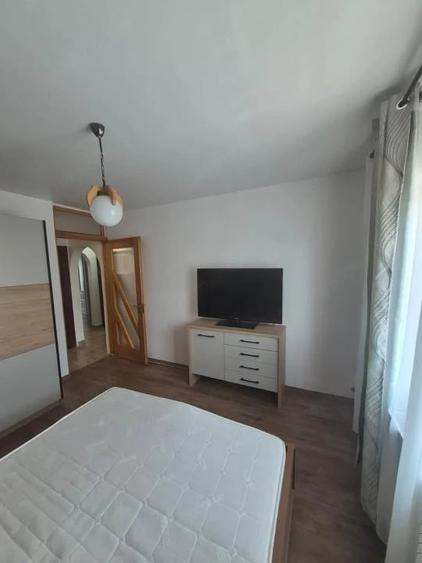 Apartament cu 3 camere decomandat în Ștefan cel Mare