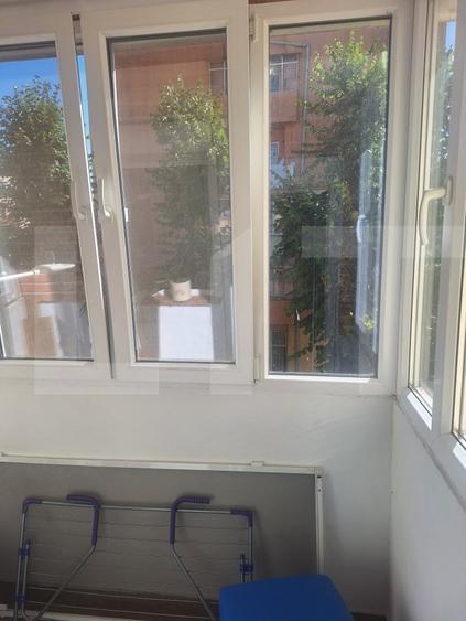 Apartament cu 3 camere semidecomandat, mobilat în Lugoj