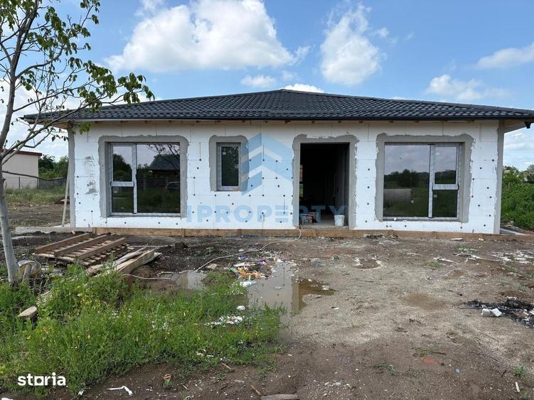 Casă cu 4 camere în Moara Vlăsiei