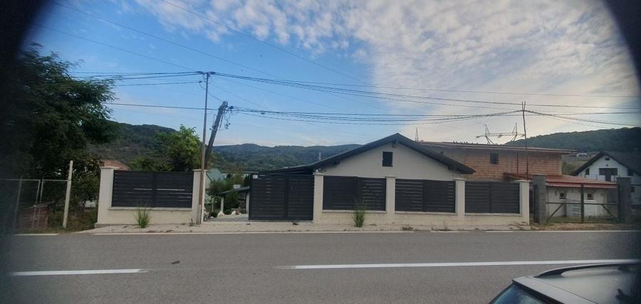 Casă cu 2 camere în Central