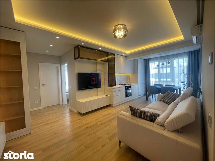 Apartament cu 3 camere decomandat, mobilat în Central