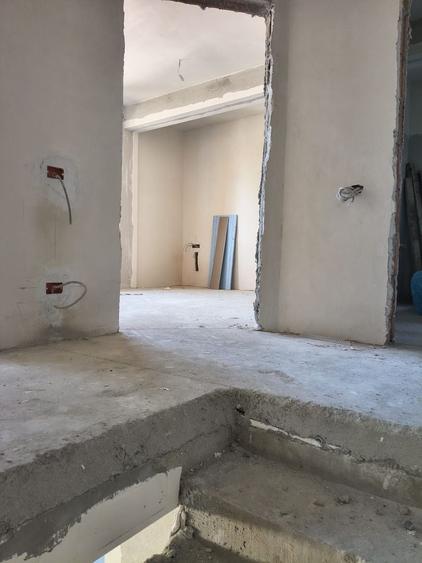 Casă individuală cu 5 camere cu Canalizare în Central