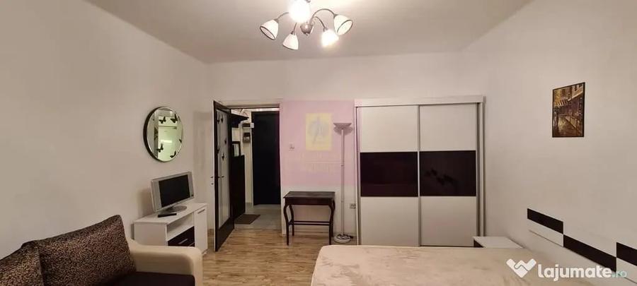 Garsonieră în Romană