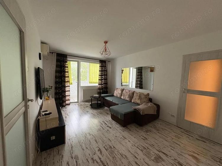 Apartament cu 2 camere semidecomandat în Basarabia