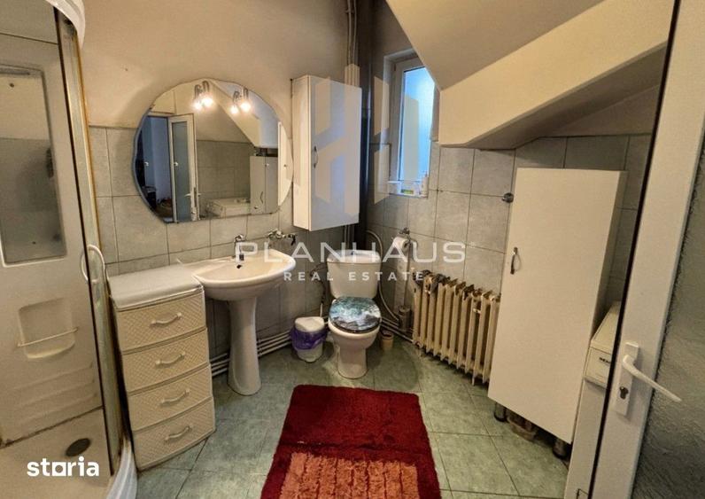 Casă cu 5 camere cu Teren 1200 Mp în Central