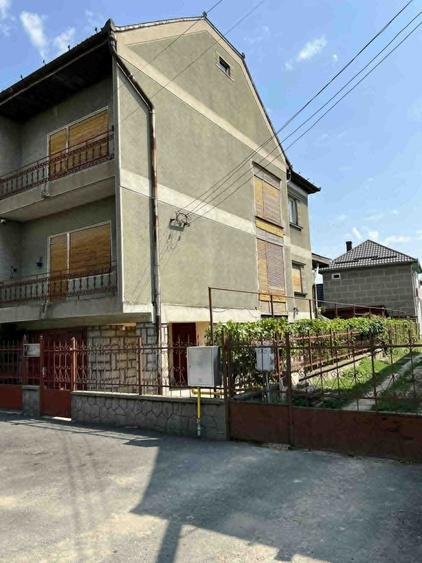 Casă cu 3 camere în Salonta