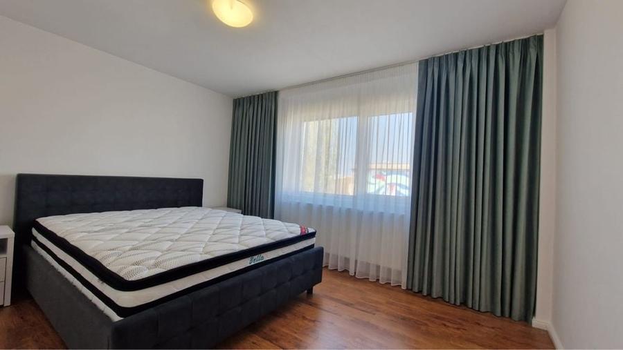 Apartament cu 3 camere decomandat în Exterior Vest