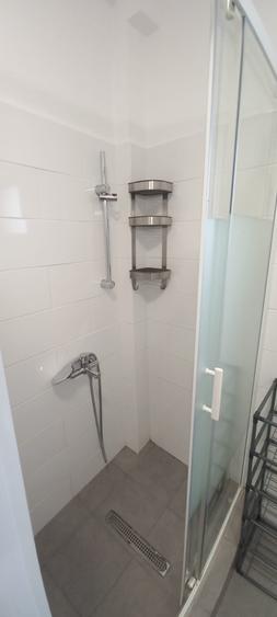 Apartament cu 4 camere decomandat în Rosetti