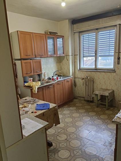 Apartament cu 4 camere în Dacia
