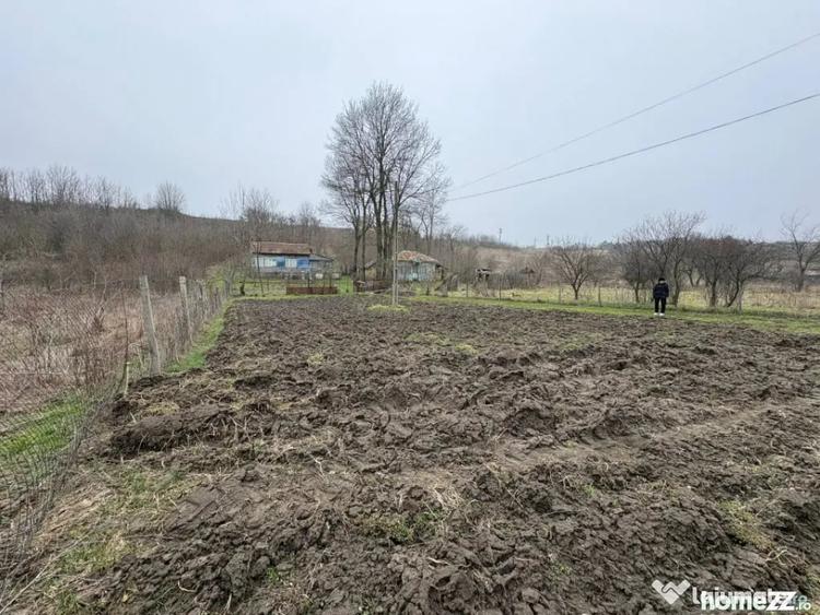 Teren de 2038 mp, în Ghercești