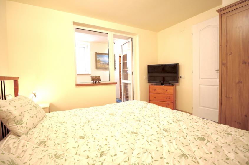 Apartament cu 2 camere decomandat, mobilat în Cișmigiu