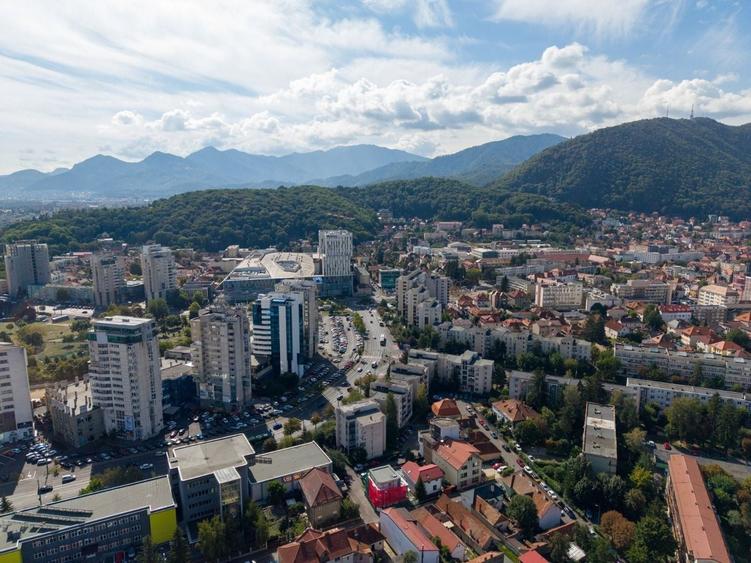 Birou, de 70 mp, în Centrul Civic