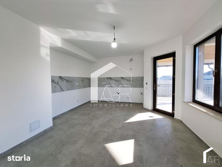 Casă cu 5 camere cu Teren 550 Mp în Păulești