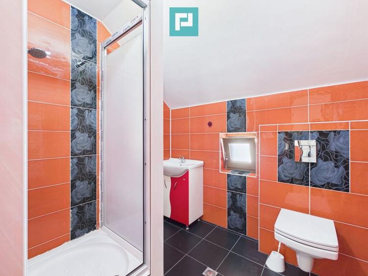 Casă cu 5 camere cu Teren 800 Mp în Zimandcuz